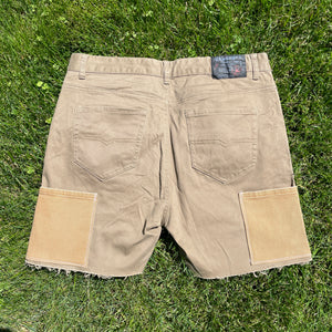 2-Tone Octa-Pocket Distressed Shorts 38W