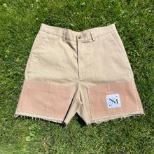 2-Tone Octa-Pocket Distressed Shorts 34W