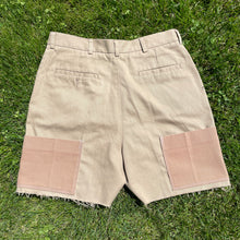 2-Tone Octa-Pocket Distressed Shorts 34W