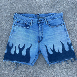 Denim on Fire Distress 5inch GAP Jorts 33W